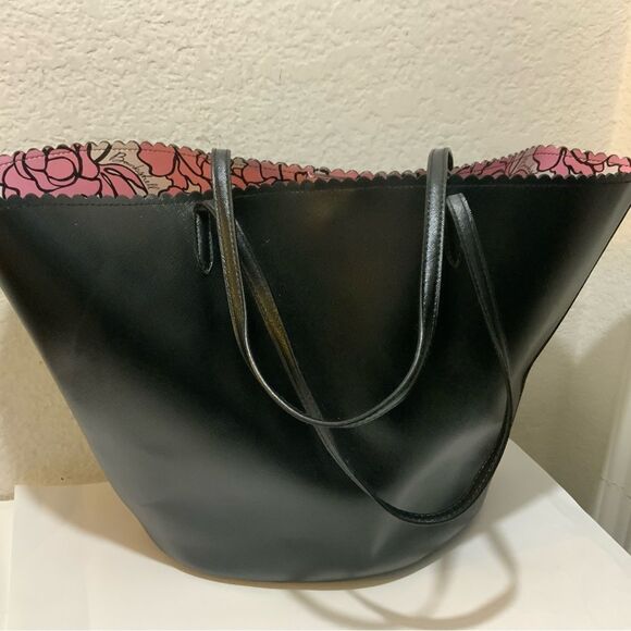 VS Bombshell black vegan leather bag - Picture 3 of 8